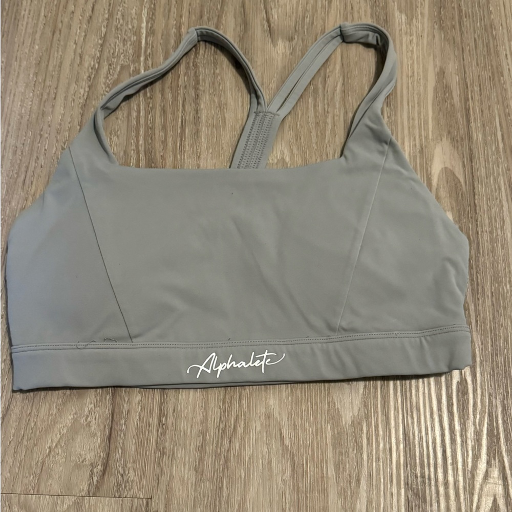 Alphalete sports bra